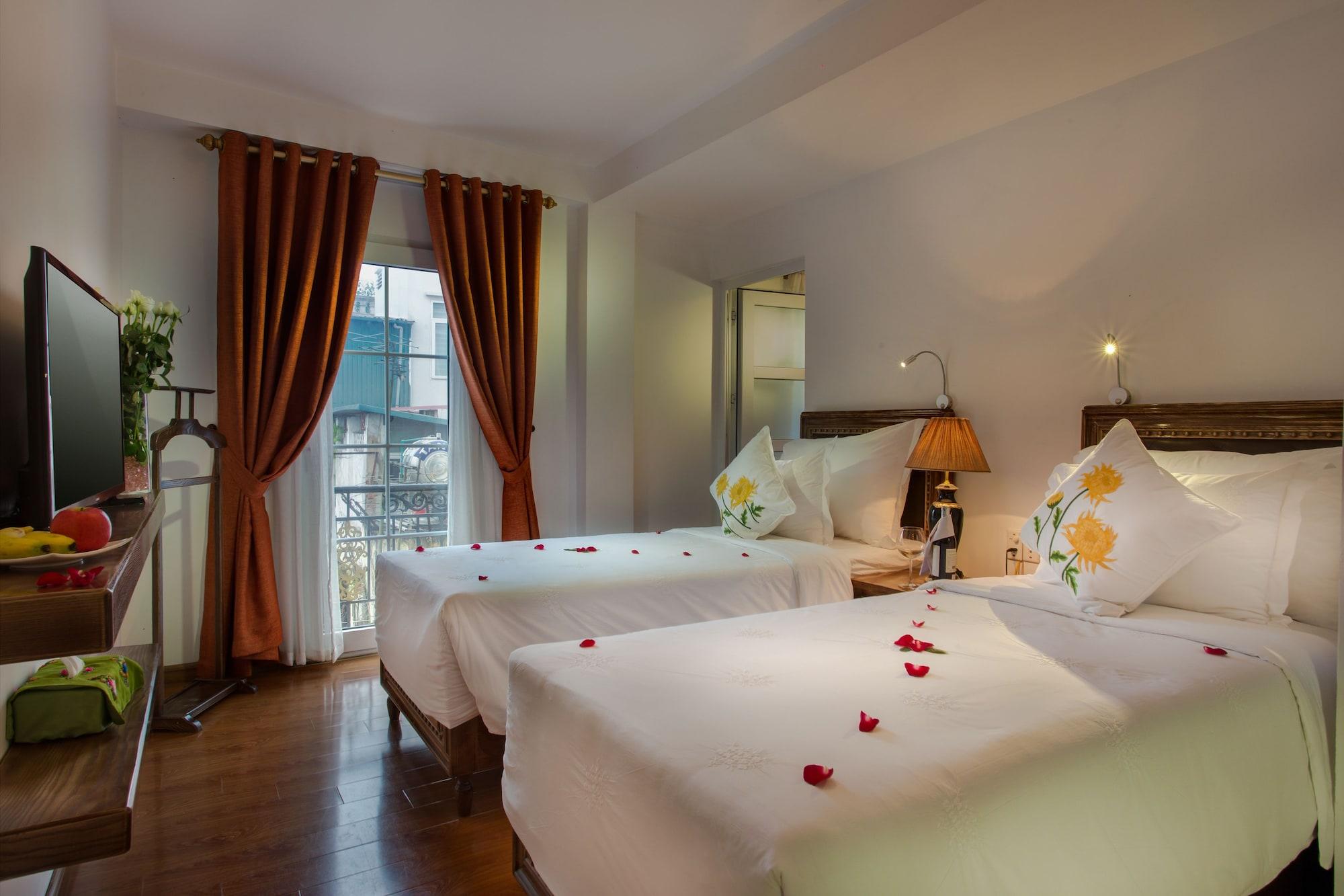 Noble & Swan Boutique Hotel Hanoi Bagian luar foto