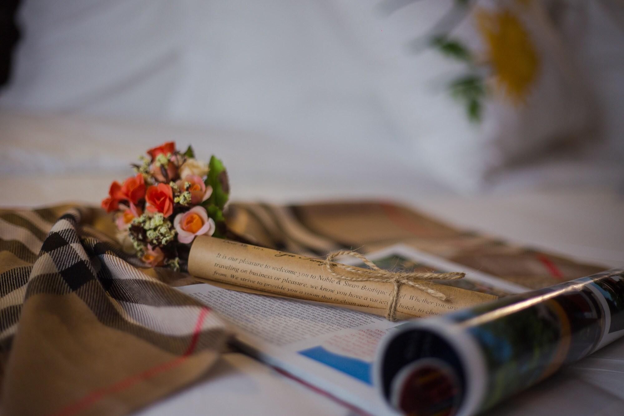 Noble & Swan Boutique Hotel Hanoi Bagian luar foto