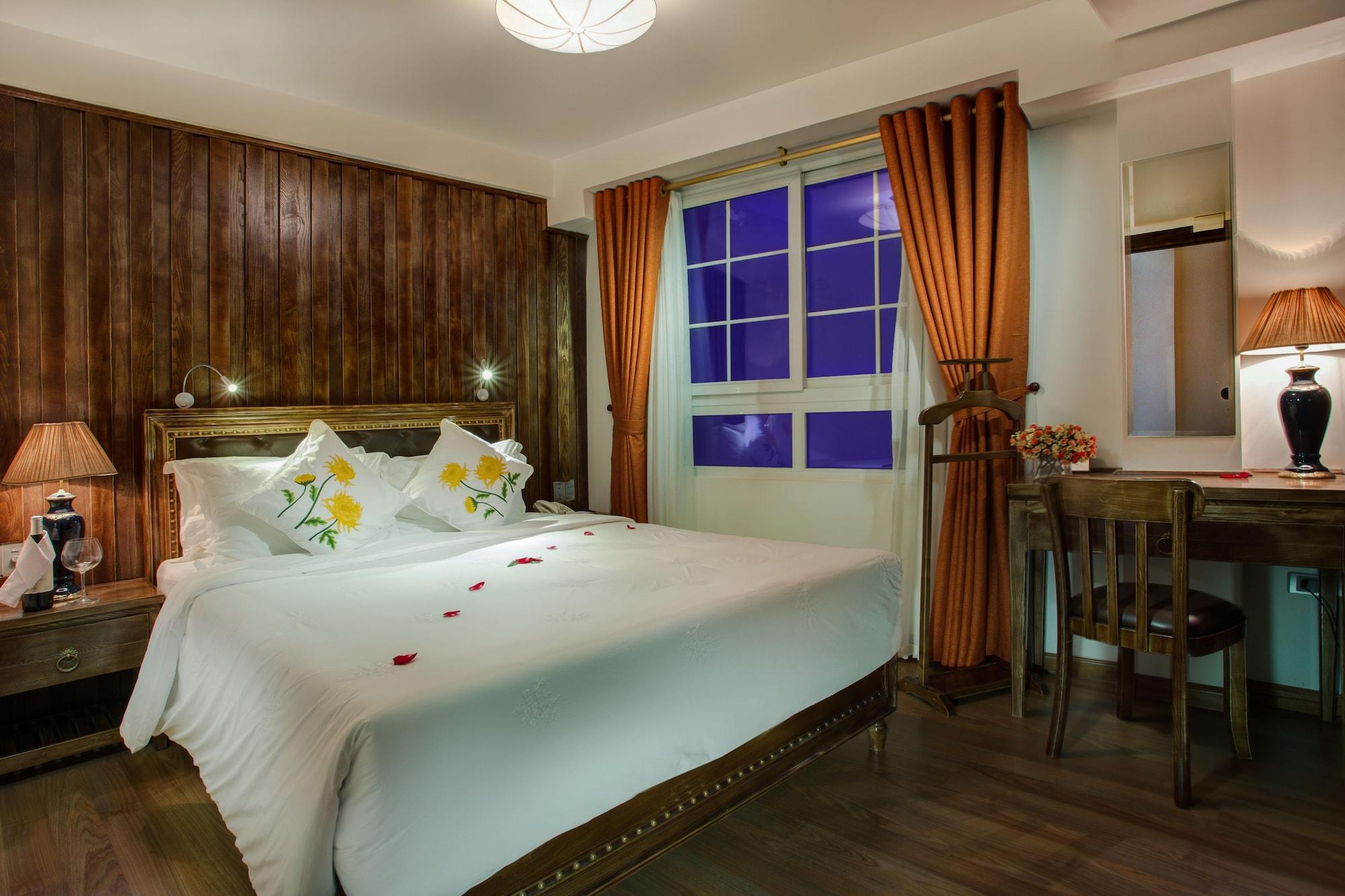 Noble & Swan Boutique Hotel Hanoi Bagian luar foto