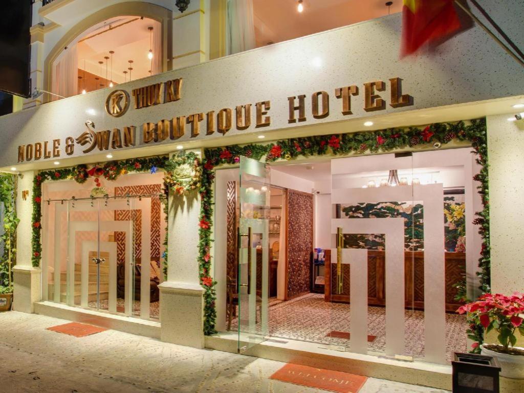 Noble & Swan Boutique Hotel Hanoi Bagian luar foto