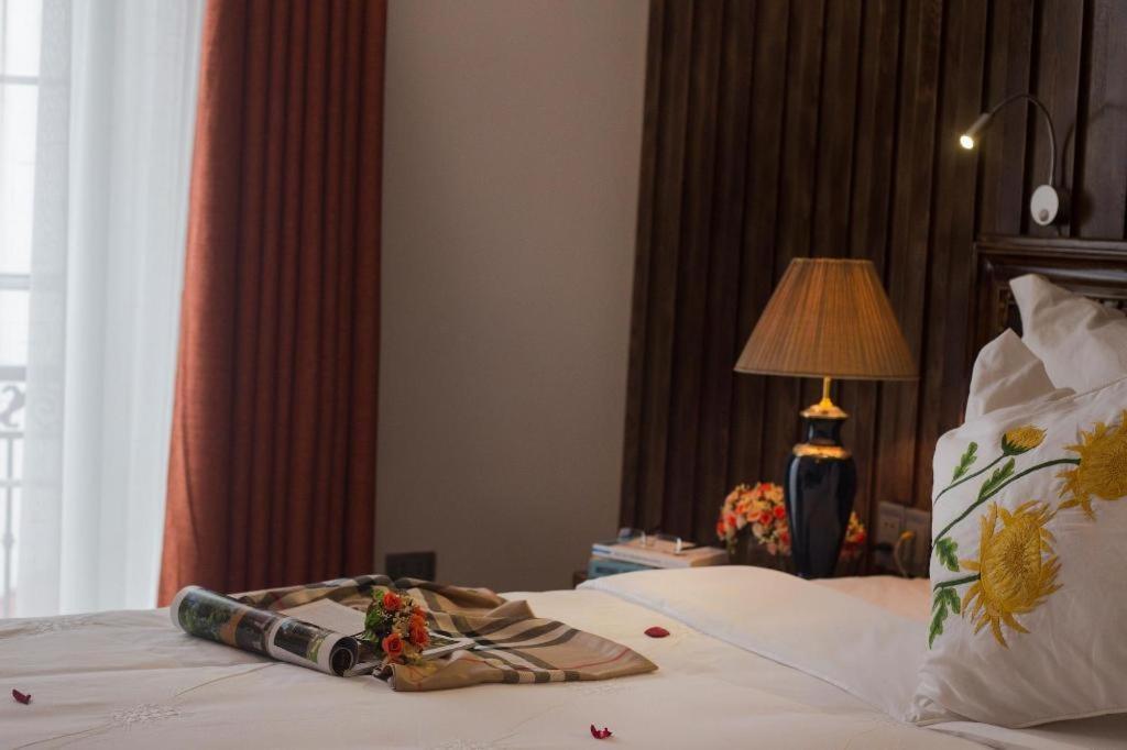 Noble & Swan Boutique Hotel Hanoi Bagian luar foto