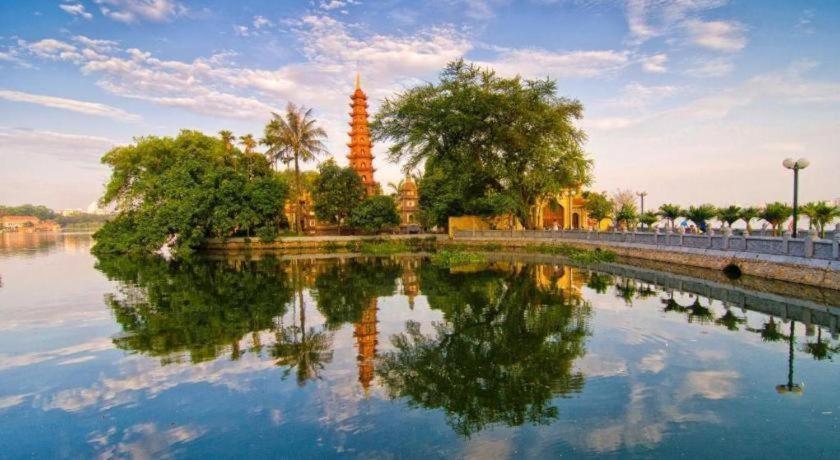 Noble & Swan Boutique Hotel Hanoi Bagian luar foto