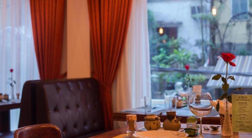 Noble & Swan Boutique Hotel Hanoi Bagian luar foto