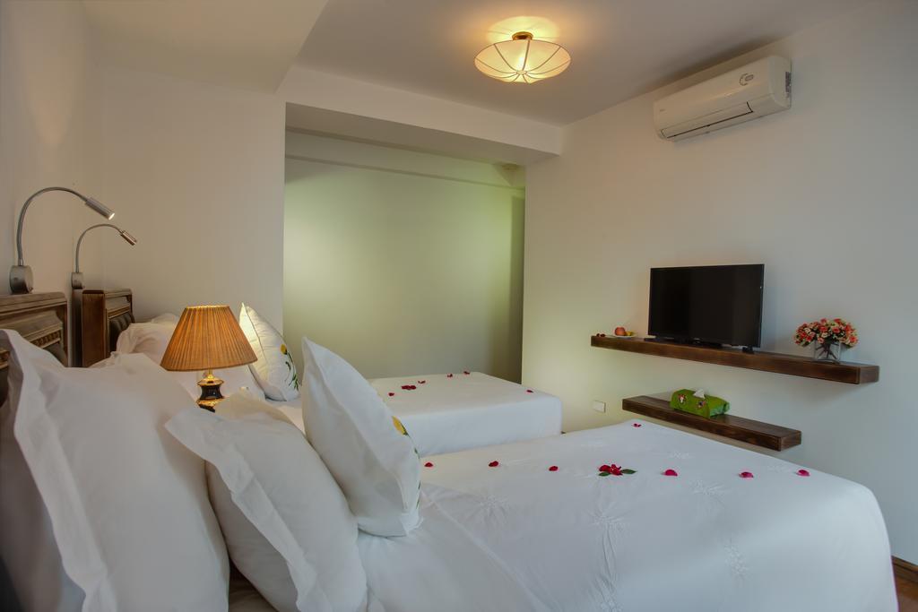 Noble & Swan Boutique Hotel Hanoi Bagian luar foto